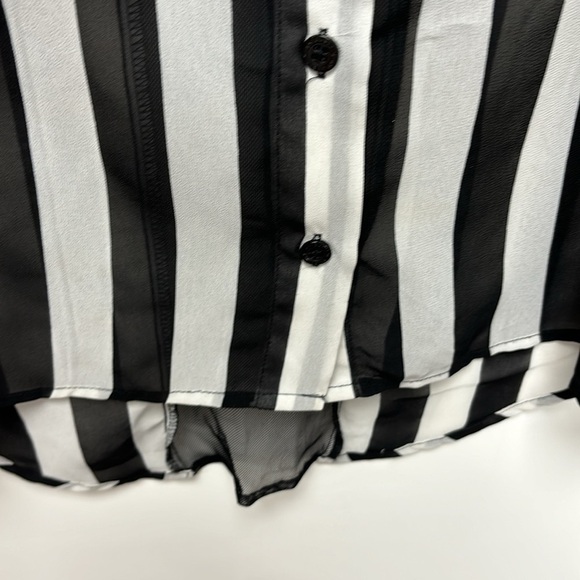G by Guess women's black and white striped shirt size XS Stripe Beetlejuice - Picture 10 of 11